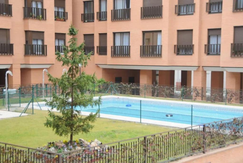 Apartamento Belfast Con Wifi, Piscina Y Netflix マドリード エクステリア 写真